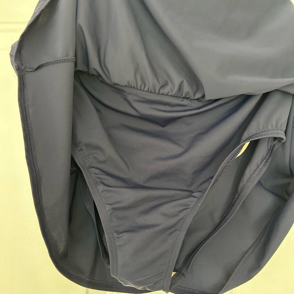 Swim wear 2 pcs new with out tags 16W - Picture 5 of 6